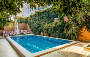 Lovely Apartment In Mokosica With Kitchen